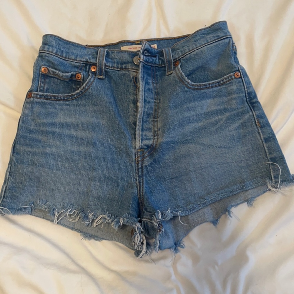 Levi’s Ribcage Shorts